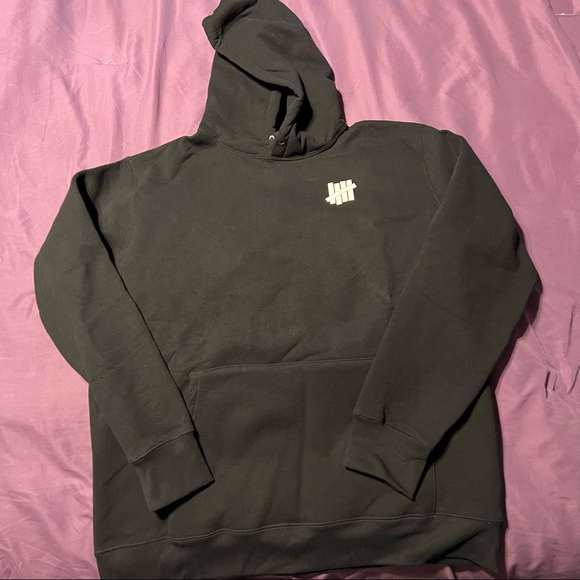 Undefeated Stencil Logo Hoodie Sweatshirt - Picture 2 of 6